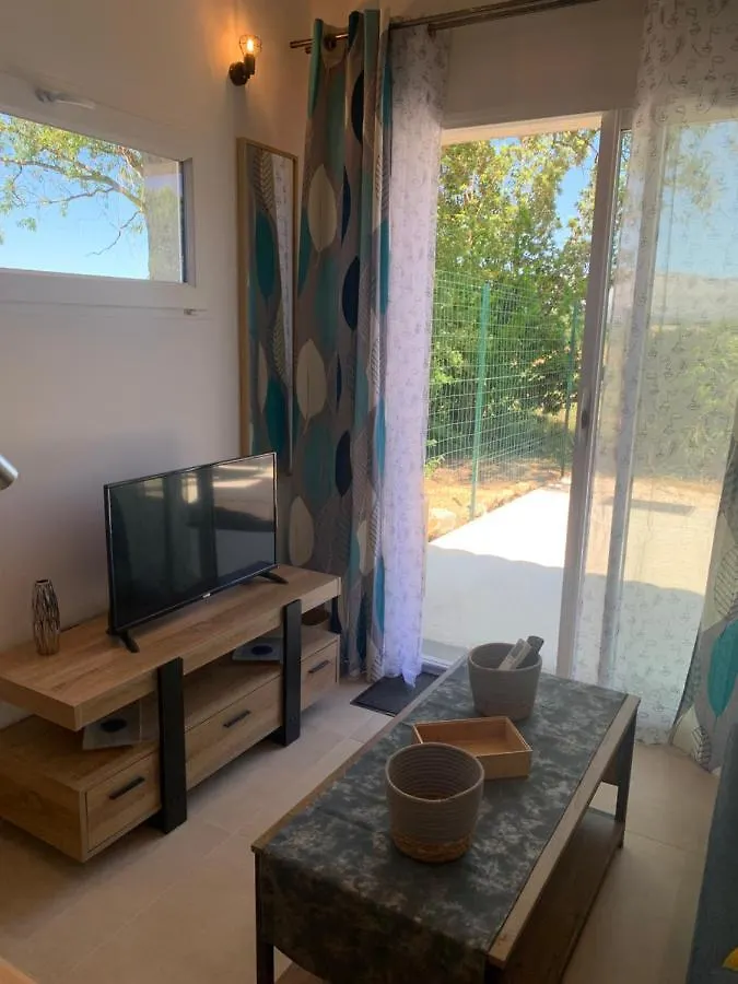 Mas Gabelys Superbe Vue Sainte Victoire Jardin Terrasse Et Piscine Apartment Trets 0*,  France