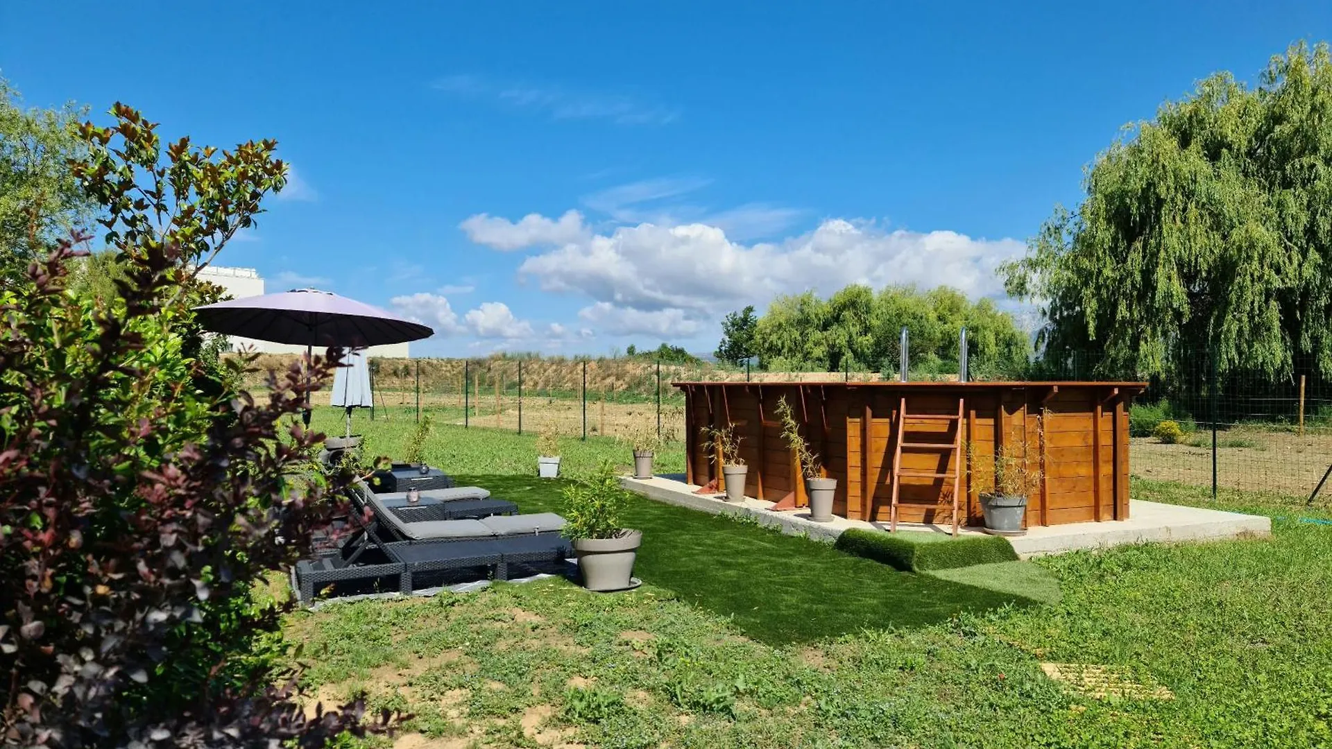 Mas Gabelys Superbe Vue Sainte Victoire Jardin Terrasse Et Piscine Apartment Trets 0*,  France